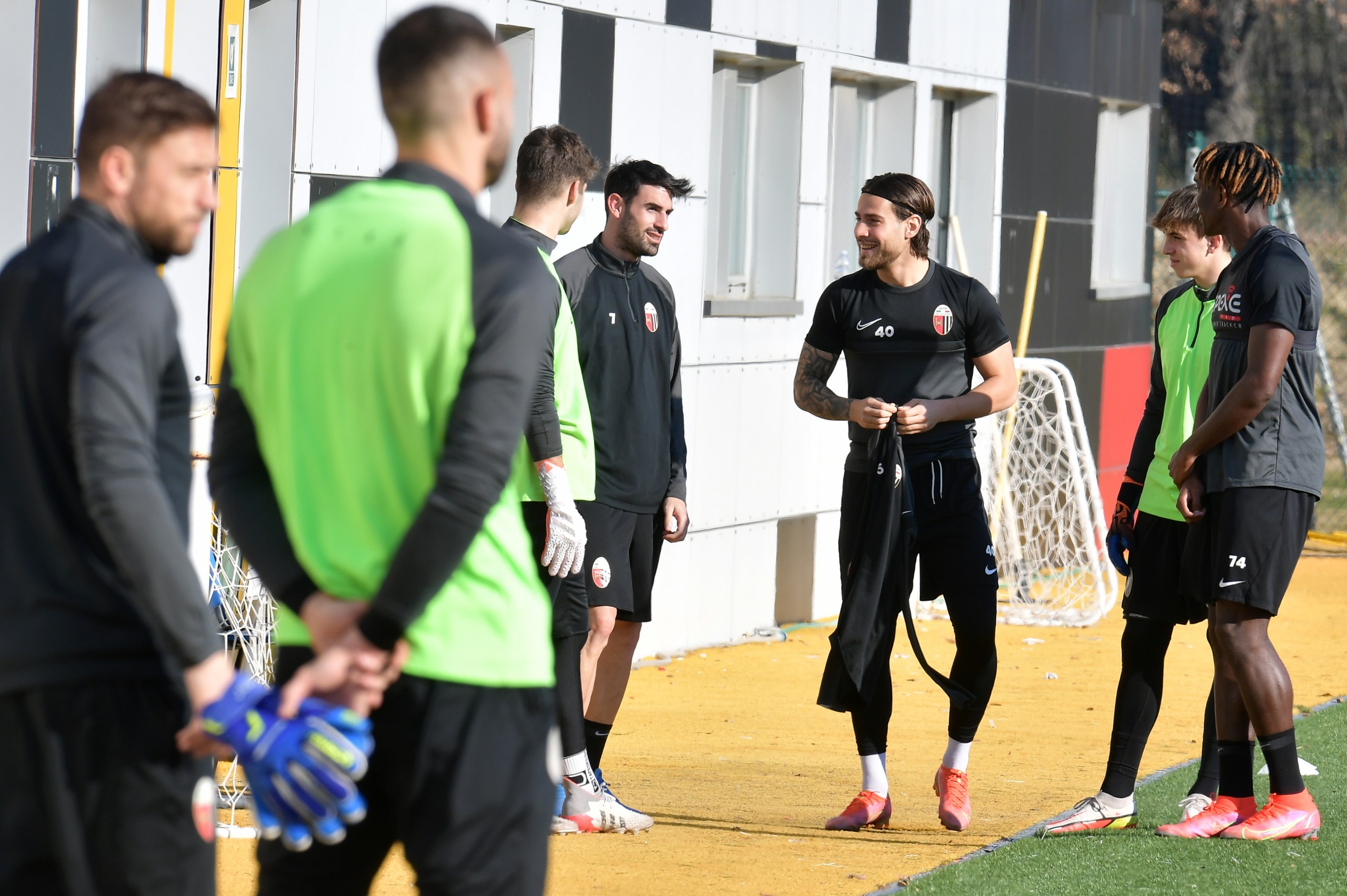 Notiziario: partita a campo ridotto. Domattina rifinitura e partenza.