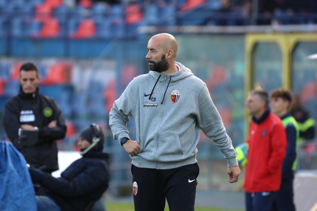 Post gara Mister Bucchi: “Abbiamo lasciato al Cosenza la possibilità di rimanere in partita”.