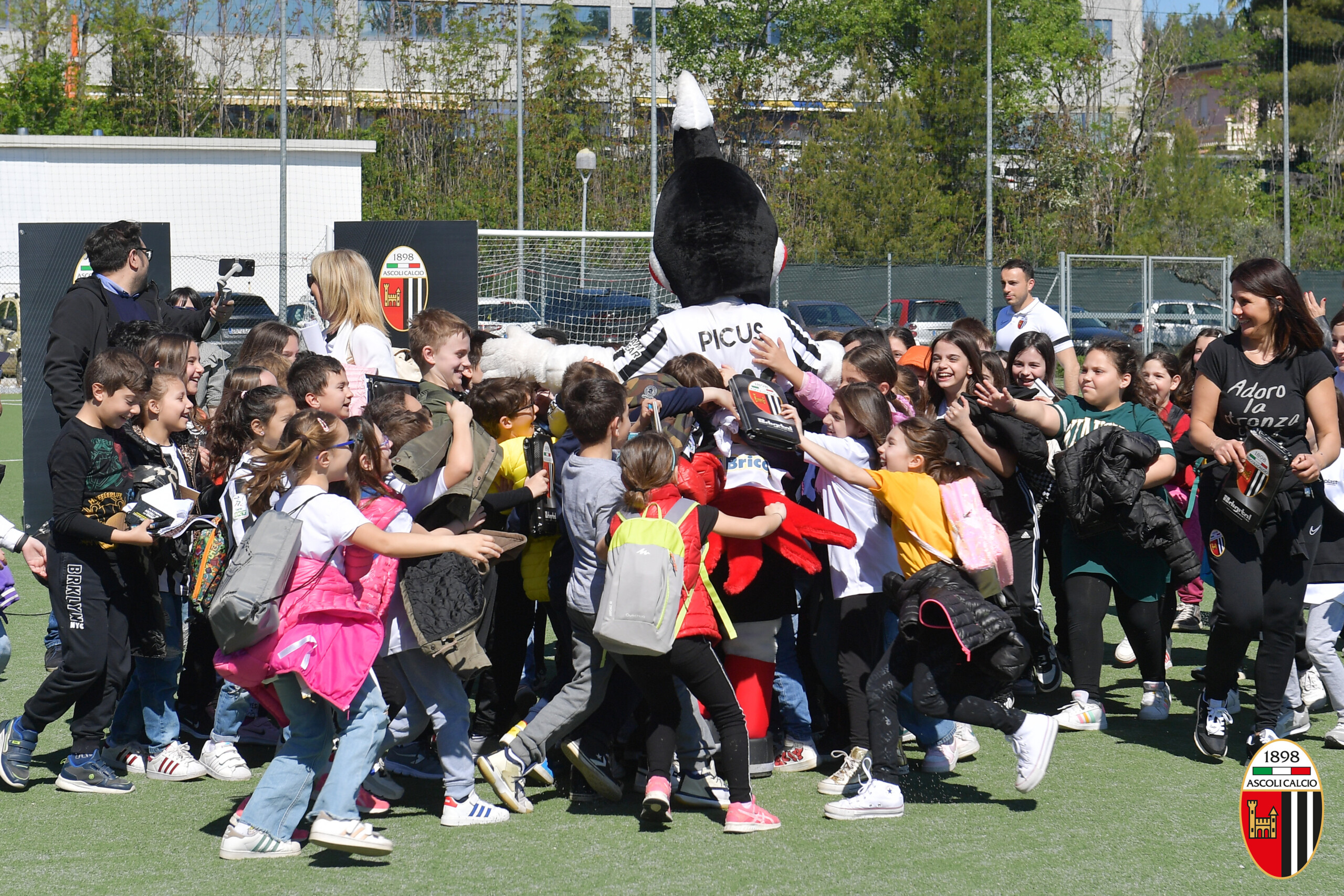 SCUOLE AL PICCHIO VILLAGE: riparte il progetto con gli alunni degli istituti marchigiani.