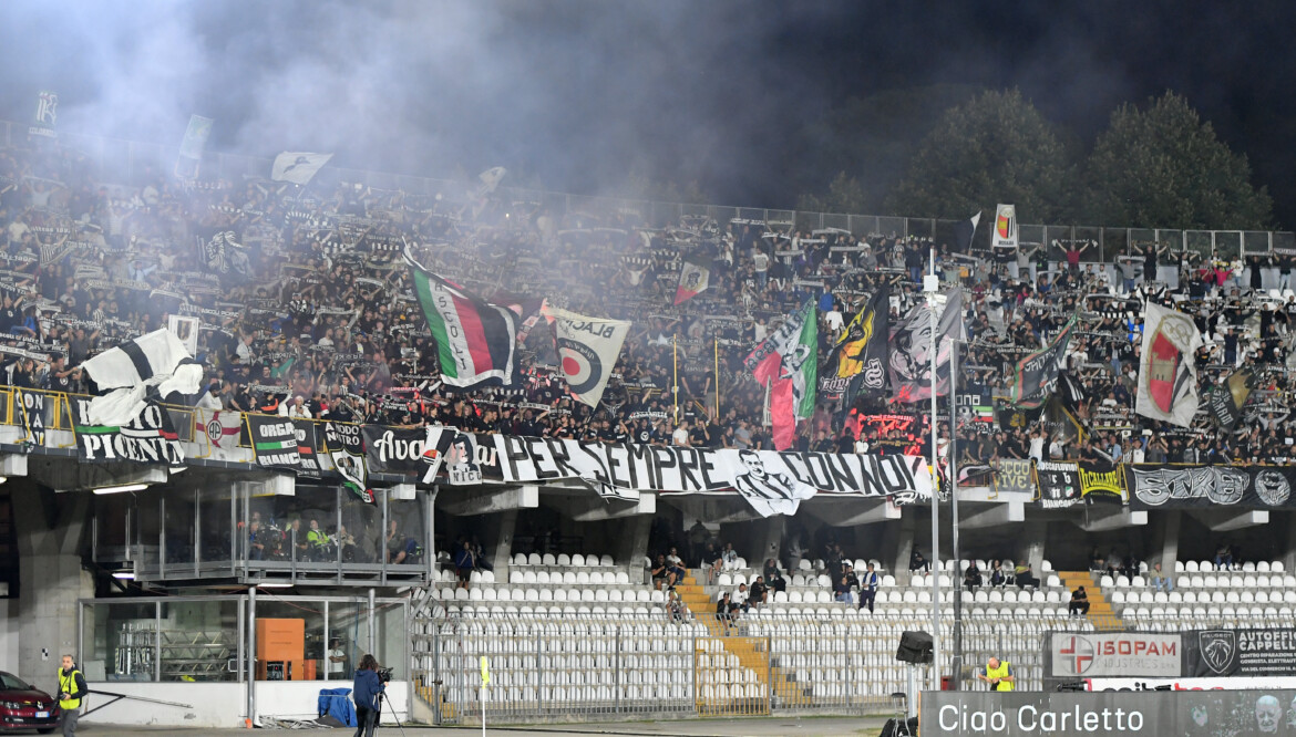 Giudice Sportivo: multa per fumogeni.