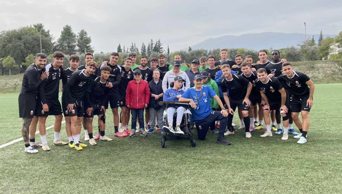 Stamane l’ANFFAS di Ascoli all’allenamento dei bianconeri.