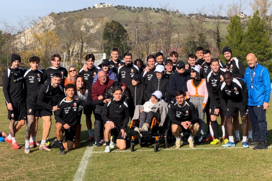 L’A.N.F.F.A.S. di Ascoli stamane all’allenamento dei bianconeri.